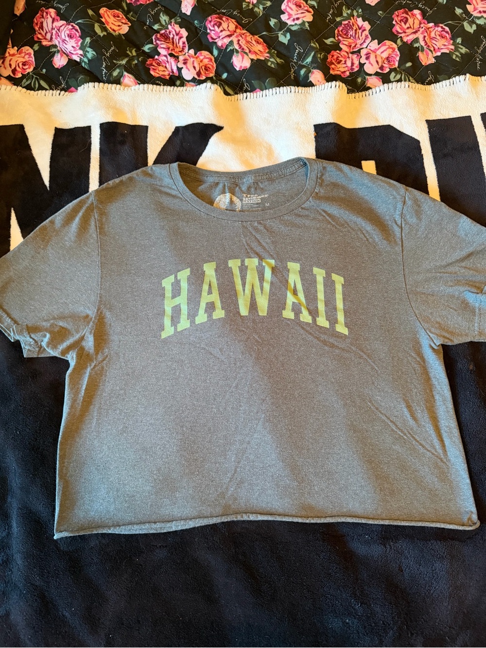Gray Kids Short-Sleeve 'HAWAII' Tee with Lime Graphic